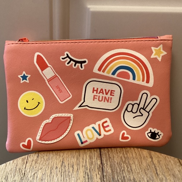 Ipsy June 2021 Love and Rainbows Makeup Cosmetic Glam Bag 🌈 - Picture 1 of 6